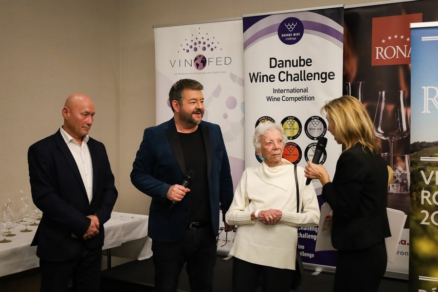 Na DANUBE WINE DAY sa ochutnávalo viac ako 200 vzoriek vína