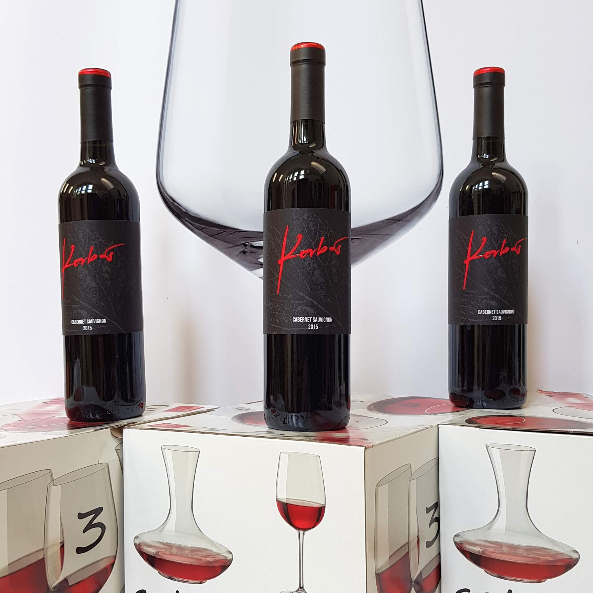 SÚŤAŽ: Vyhrajte skvelý set na víno s osobným venovaním a fľašu vína