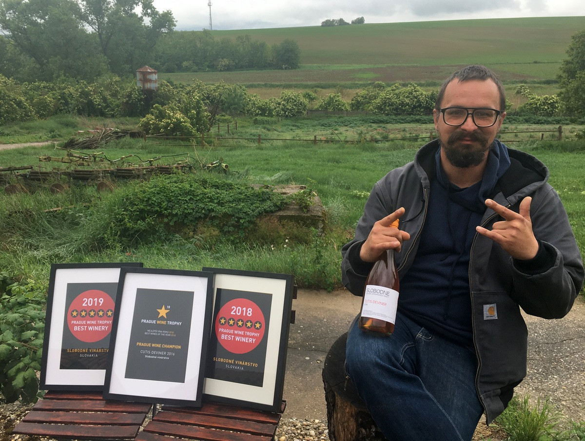 Prestížny magazín DECANTER zaradil slovenské naturálne víno do rebríčka TOP 30